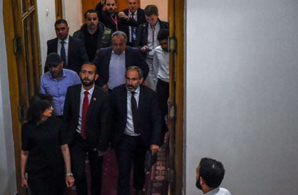 Стали известны детали встречи Никола Пашиняна с депутатами от «Моего шага» – «Жоховурд» 